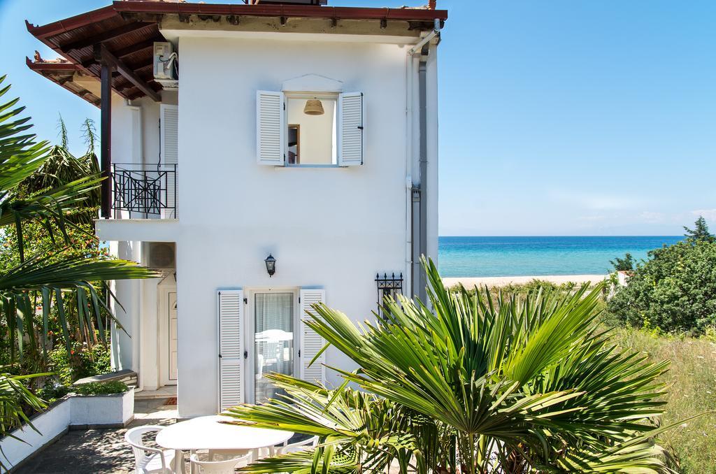 Beach Front Villa Nea Kallikrateia Exterior foto
